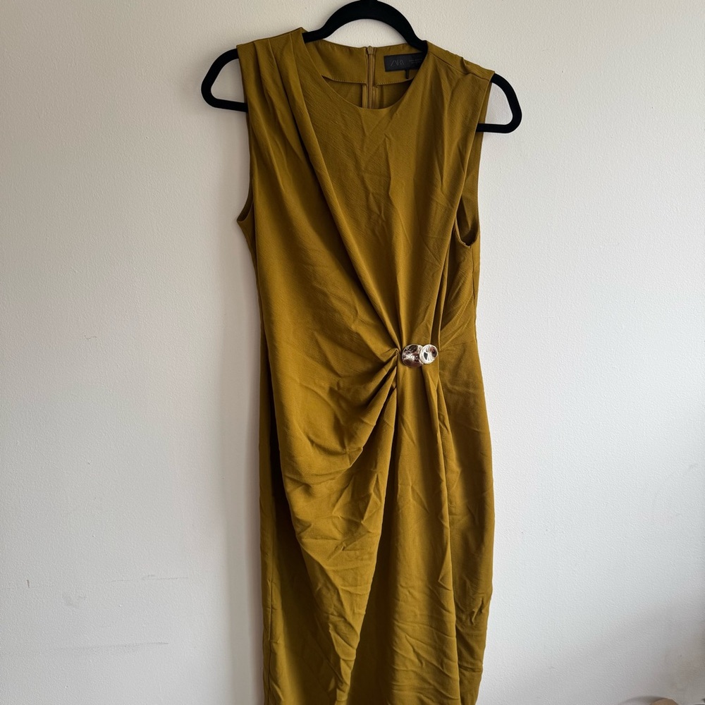 Zara Draped Midi Dress Olive Green Gold Hardware Sleeveless Minimalist Chic M - Picture 6 of 12